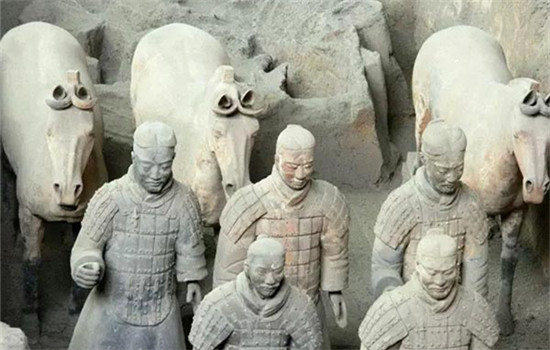 Terracotta warriors and horses in the Emperor Qinshihuang's Mausoleum Site Museum (File Photo）